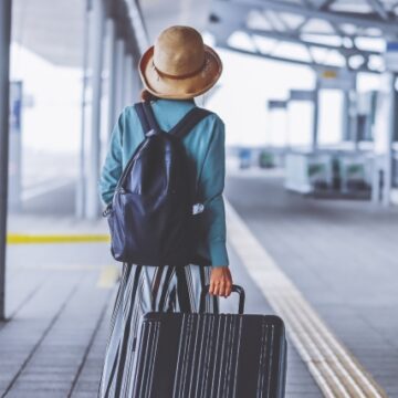 移住体験に向かう女性
